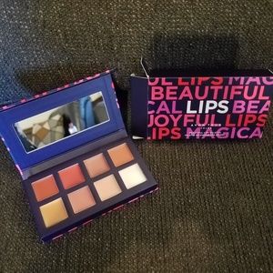 Avon true color beautiful lips palette